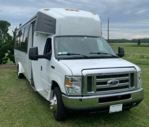 23 Pass Executive Bus Front - LI Vineyard Tours